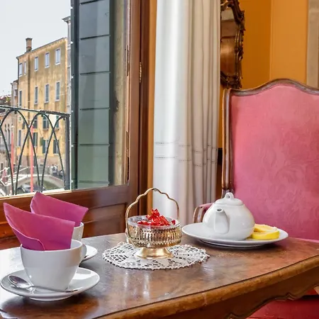 Palazzo San Firmino Residenza D Epoca Canal View * Velence
